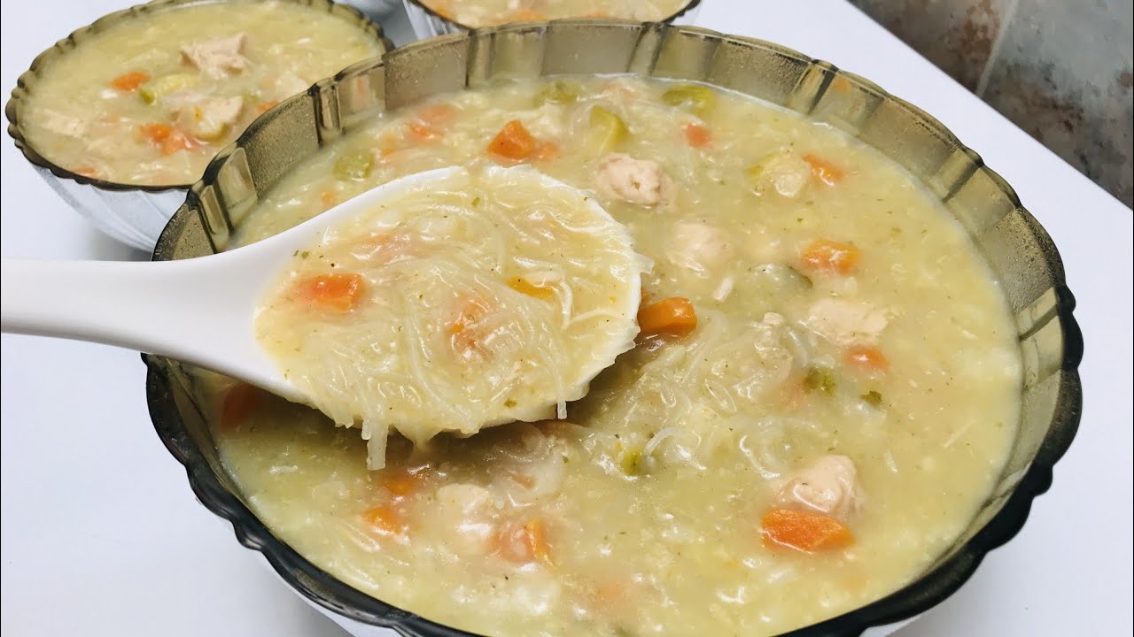 شوربة الخضر و الشعرية الصينية بقطع الدجاج