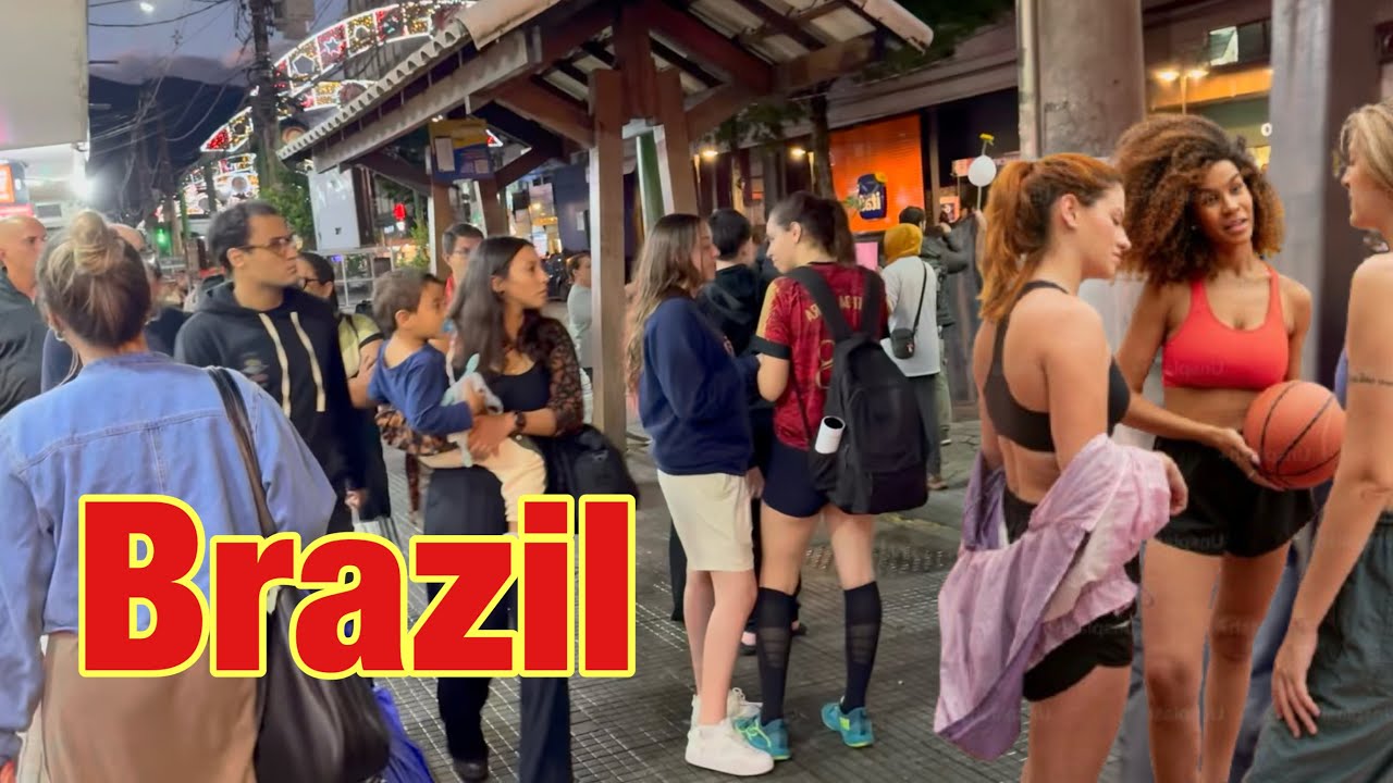 Nova Friburgo at Night 🇧🇷 | Peaceful Demonstration in the City Streets