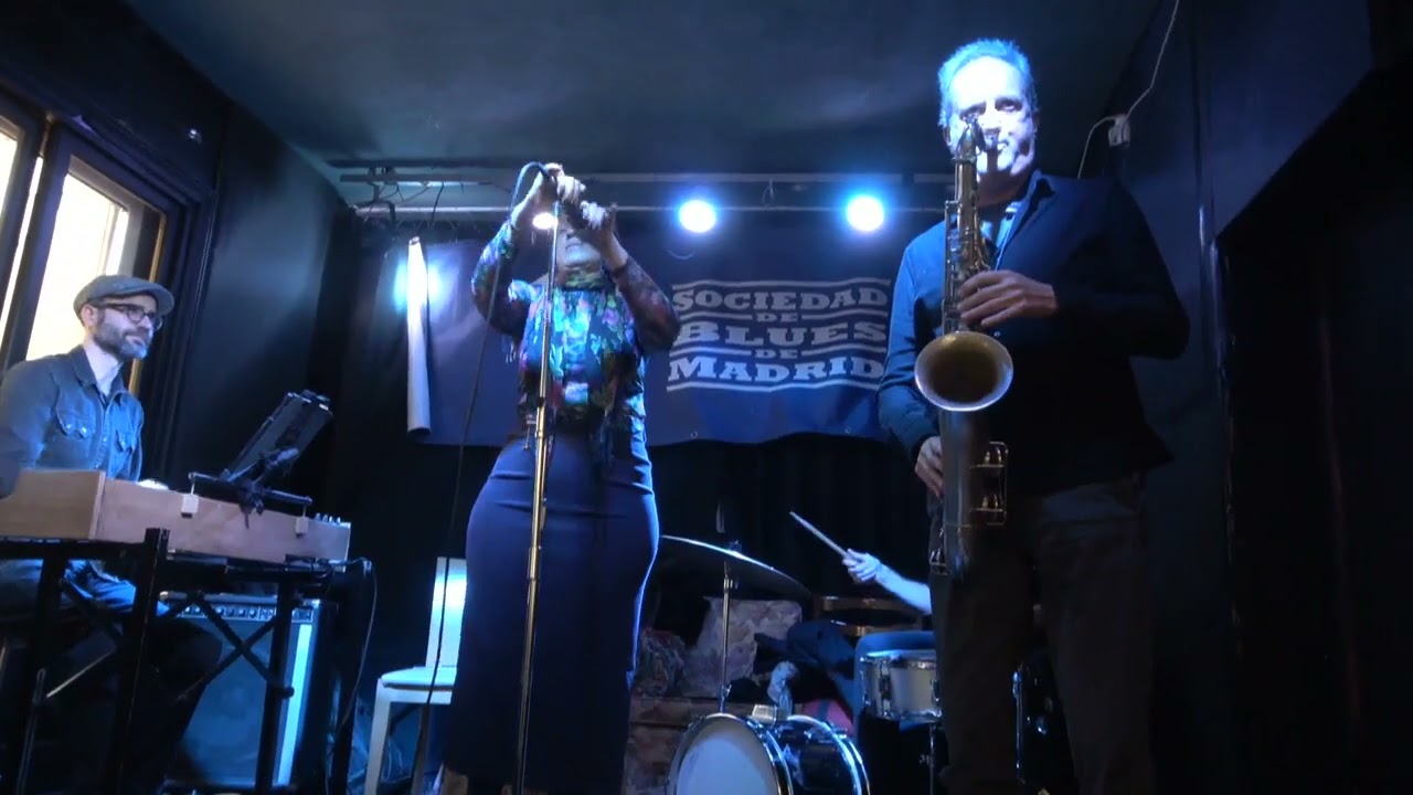 Mayka Edjole, Gabri Casanova y Javi Skunk feat. Neil Clarke - Going Down Slow