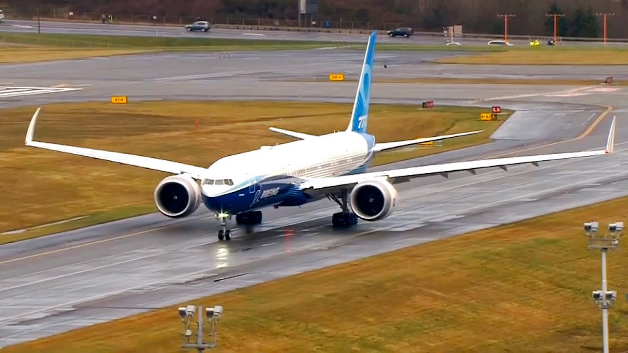 Boeing 777X taxis to the runway for its first flight