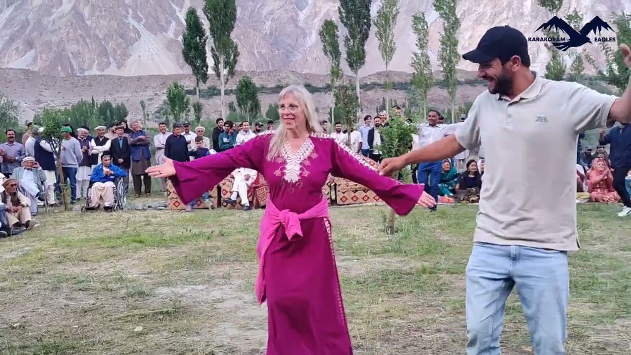 🌍 Foreign Tourist Dances to Wakhi Beats in Passu | Wakhi weddings ceremony | Karakoram Eagles |