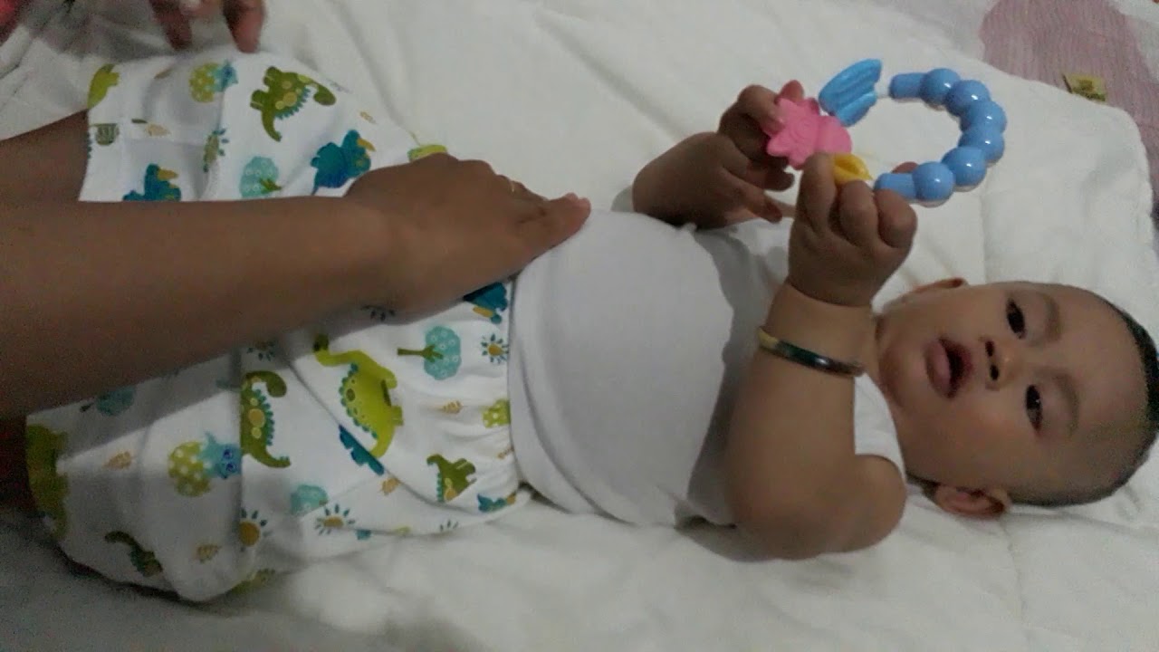 Arna Perut Kembung | 4 Cara Mengatasi Perut Kembung Pada Bayi || Mom & Baby Ar