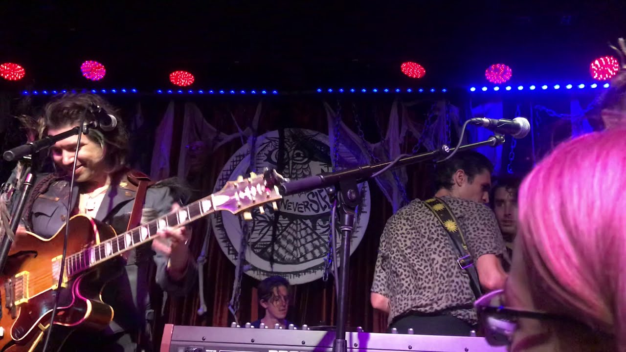 Ryan Ross performs Blondes (New Song) 10/03/19