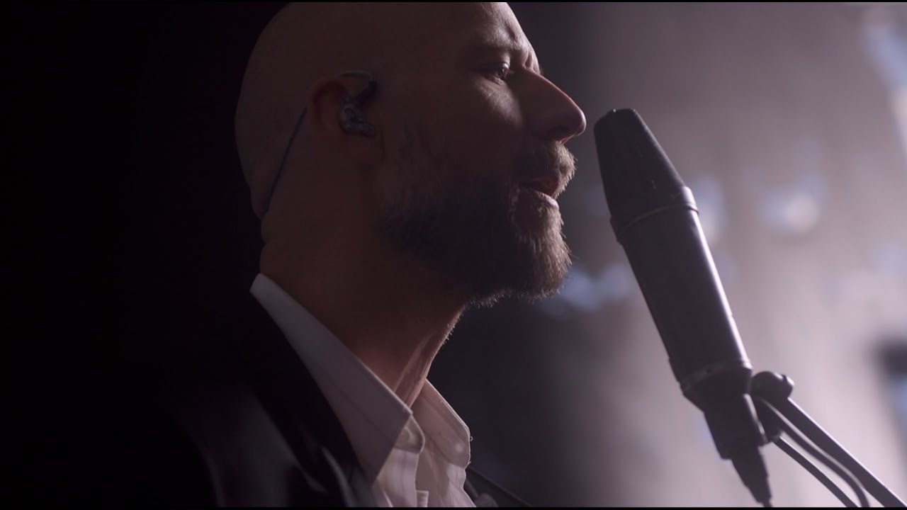 Sivert H&oslash;yem - January 3rd (Live At The Tennis Court)