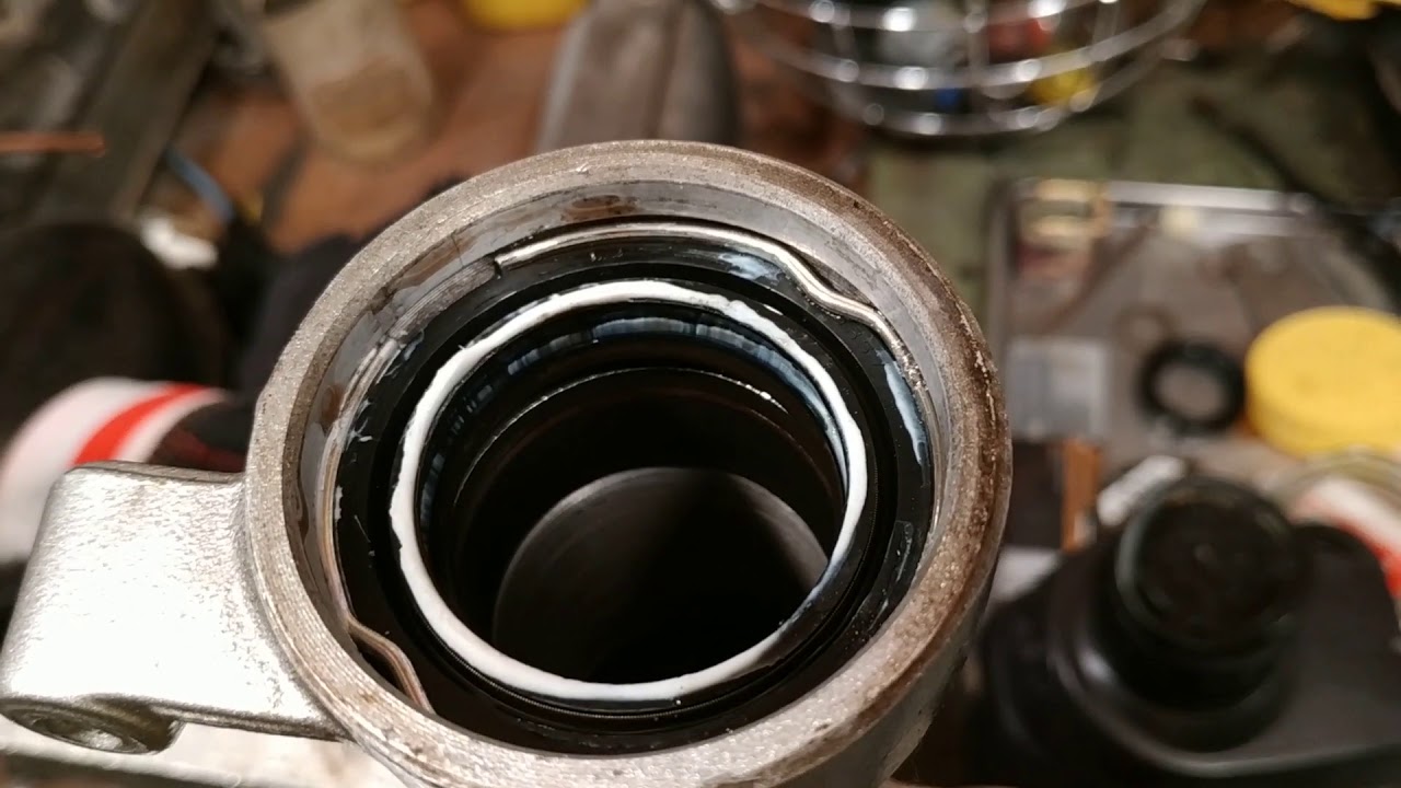 CHANGER LES JOINTS SPI DE FOURCHE EN 20 MINUTES !
