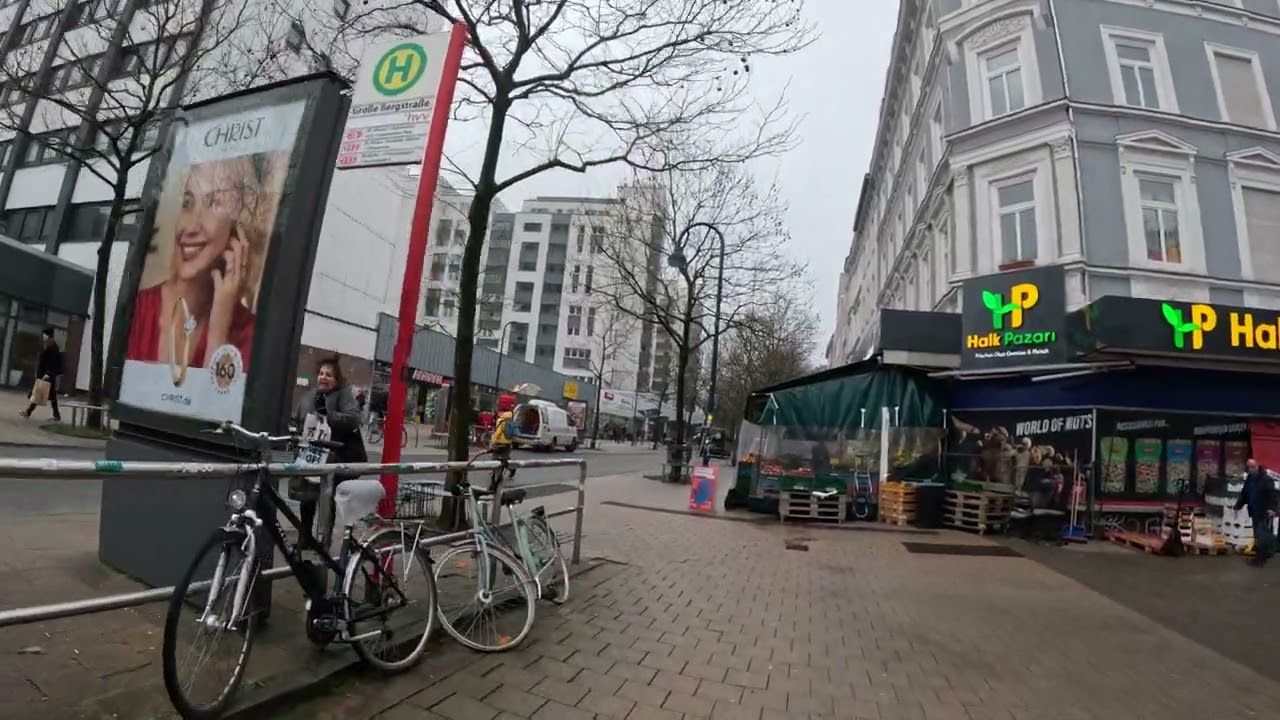 Zum Bahnhof Altona - Walking in Hamburg - Gonzos Spaziergang in Altona | Große Bergstraße