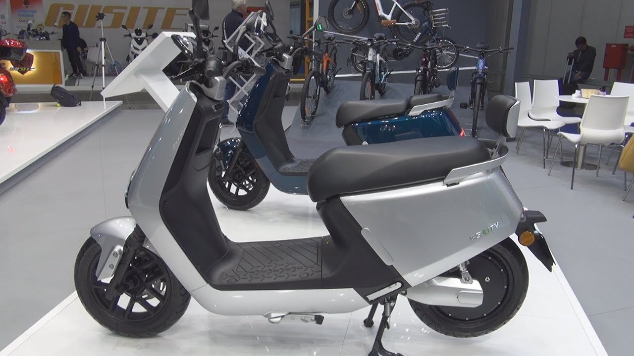 Yadea G5 Gray (2020) Exterior and Interior