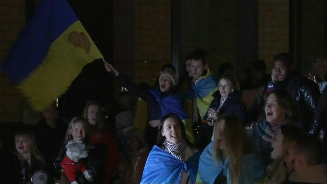 Celebrations on Kyiv's Maidan square after Ukraine enters Kherson | AFP