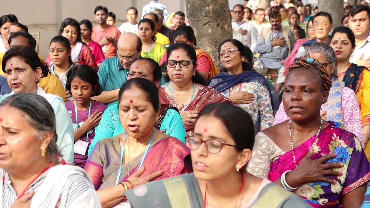 Collective Foot Soak Session Easter Puja Health Seminar 2024 at SAHAJA YOGA HEALTH CENTRE INDIA