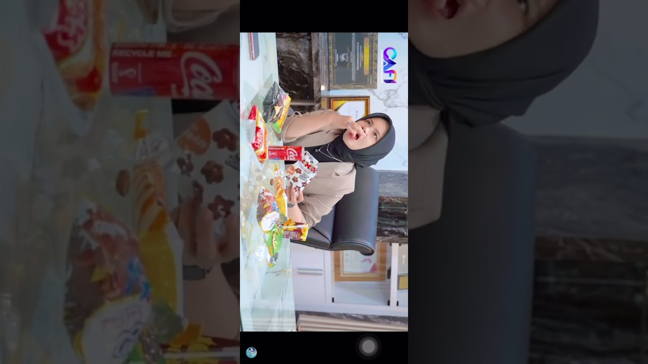April banting kamera , semua team laporan ke Owner