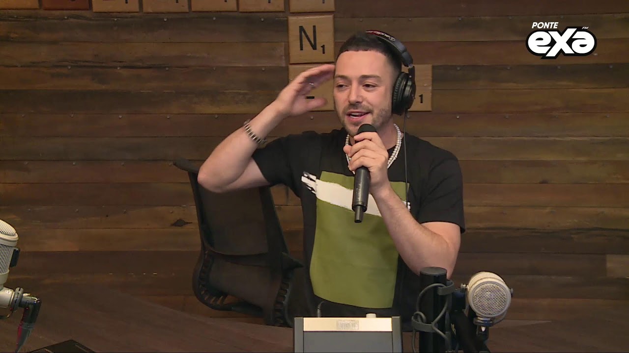 ¡Es momento de cantar con la música de PeeWee en vivo con #JessieEnExa! 🎶