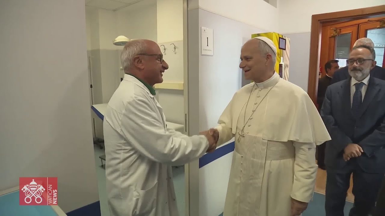 Visita a sorpresa di Papa Leone XIV al nuovo Ambulatorio San Martino