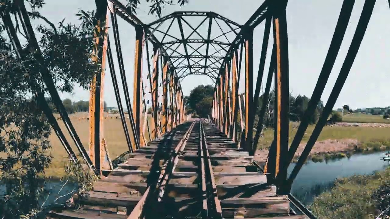 Rzeka Ina i jej kolejka wąskotorowa (Der Fluss Ina und seine Schmalspurbahn)