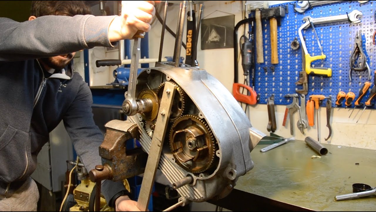 Engine Rebuilding / Rimontaggio motore 2 - Rebuilding old Moto Guzzi motorcycle pt.8