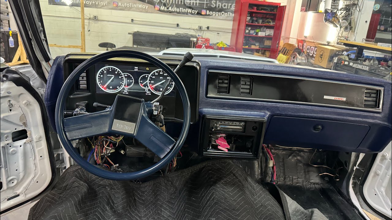 Digital AutoMeter Dash & Alarm Equipped
