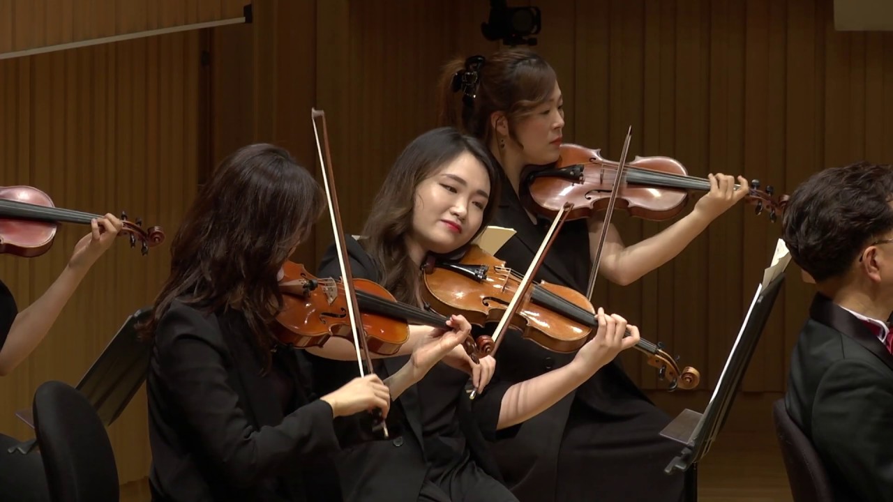 스승의 은혜(Teacher's Grace). Ascolti played for Prof. Han-Ki Kim for his devotion on the music field.