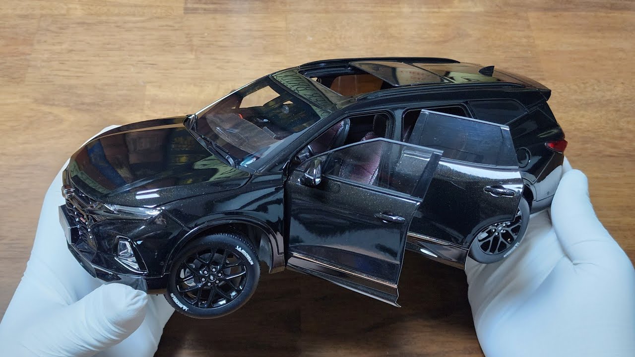 1:18 Diecast model car/ Chevrolet  Blazer RS review [Unboxing]