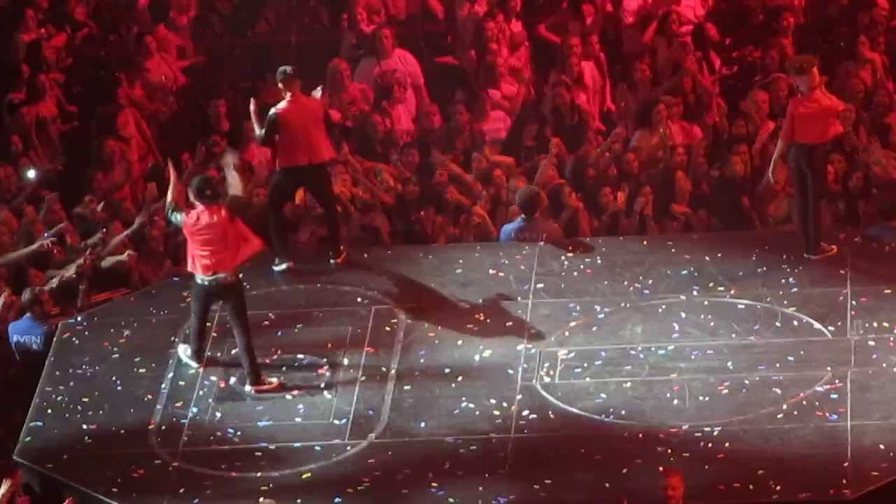Justin Bieber - Beauty and a Beat - Boston MA HD