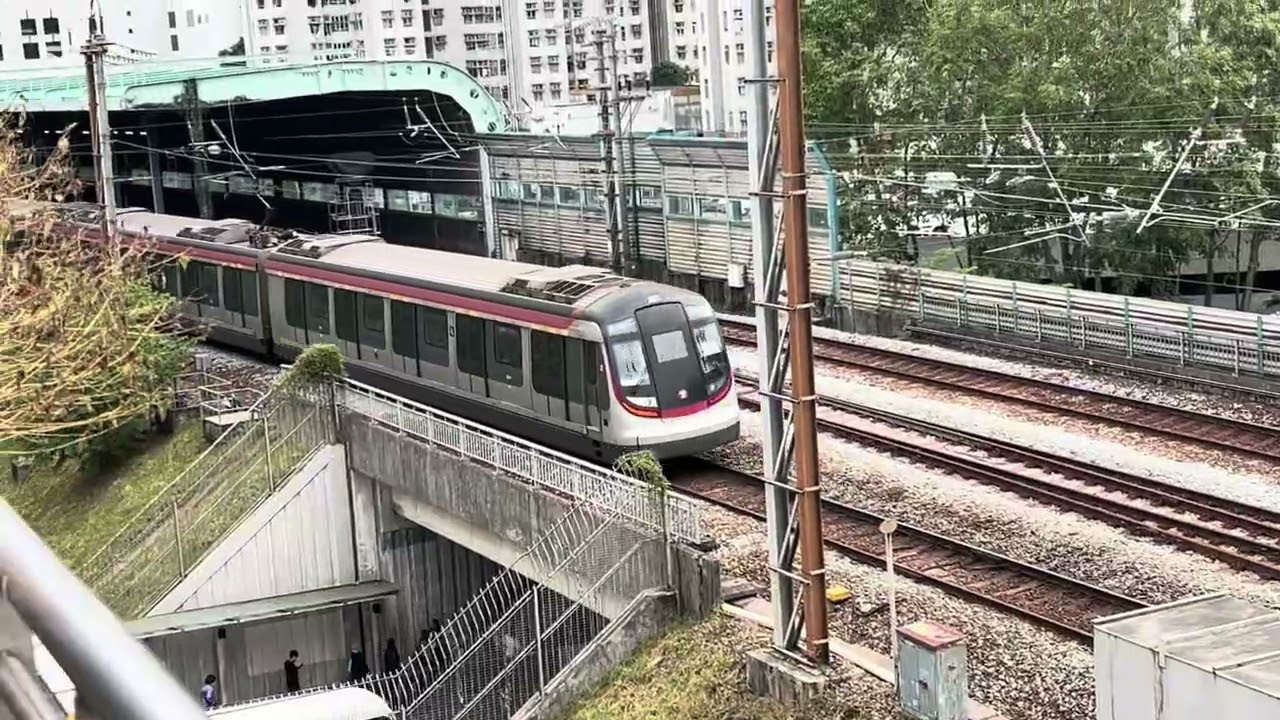 Traffic near tai po market￼￼ station ￼