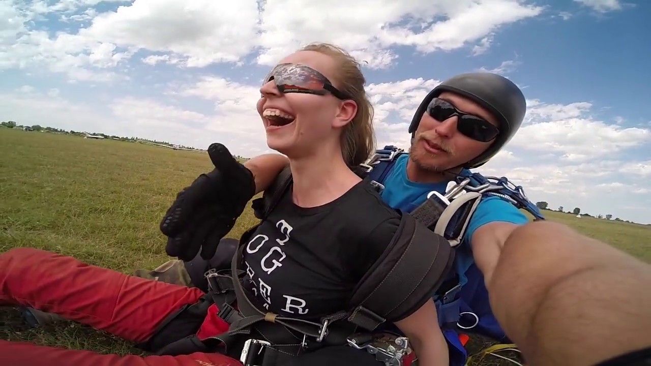 Ejtőernyős ugrás - Alíz szemszöge