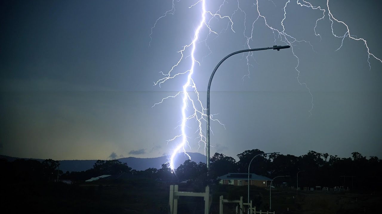 Hunter Valley NSW Australia-  Lightning fest - after 40c day! 28th January 2025