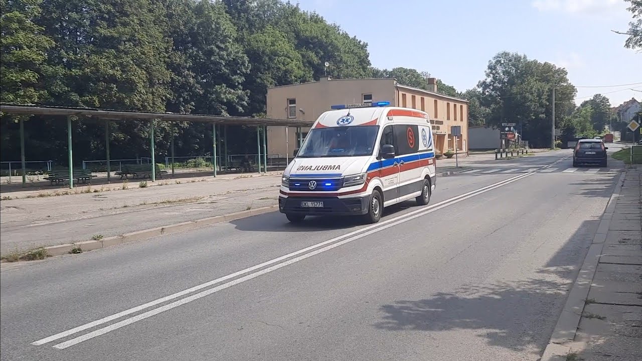 Przejazd alarmowy ambulansu ,,S