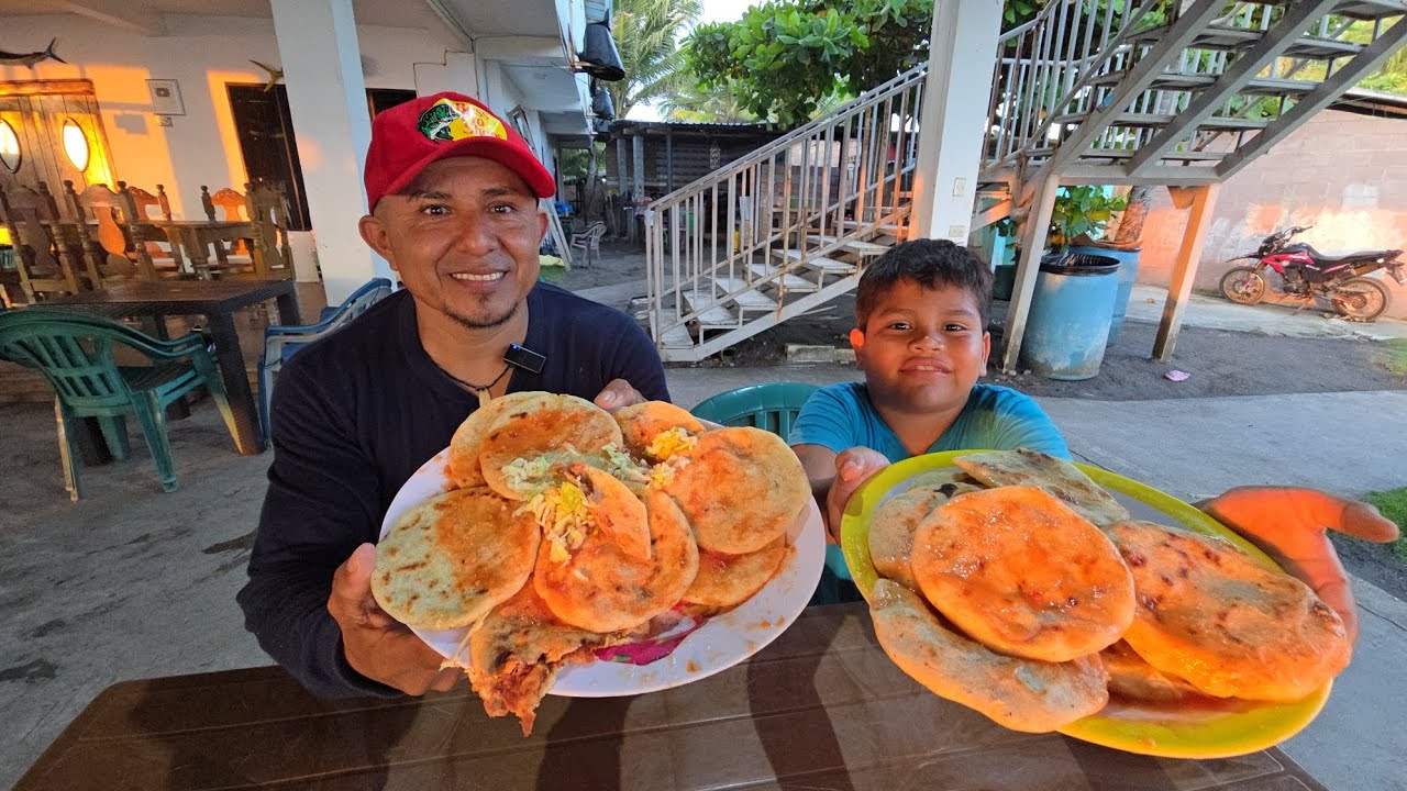 Se comieron 20 pupusas entre ellos Dos son buenos para el diente 