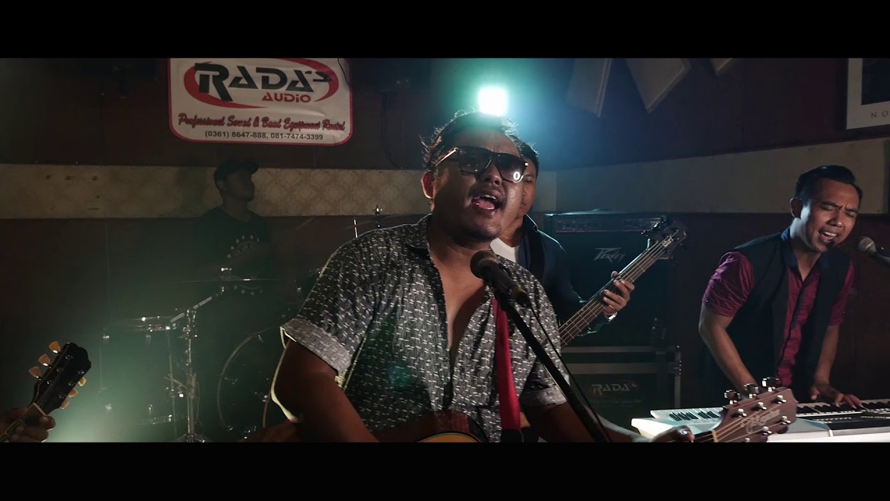 SUNSET BAND - ISENG MENOLIH  (Official Music Video)