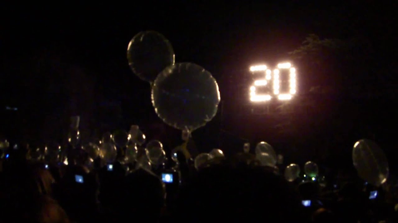 New Year's Countdown 2011 Tokyo Japan Zojoji Temple