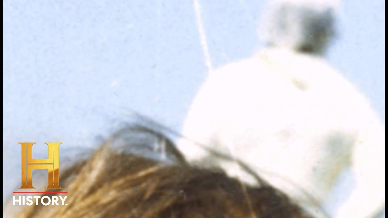 CHILLING PHOTO CAPTURES A MYSTERIOUS BEING | The Proof Is Out There | #Shorts | History