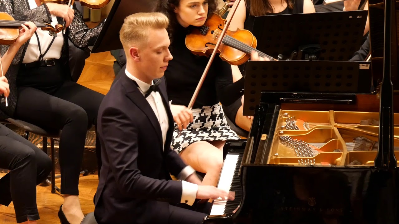 František Jeřábek - A. N. Skrjabin: Koncert pro klavír a orchestr fis moll (1. věta)