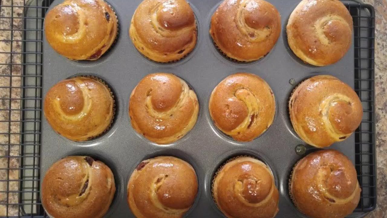 Honey Buns with Raisins RECIPE