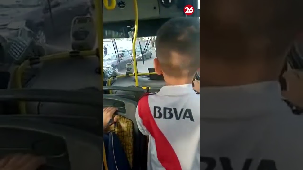 Se subió al colectivo y le dio una paliza al conductor porque le 