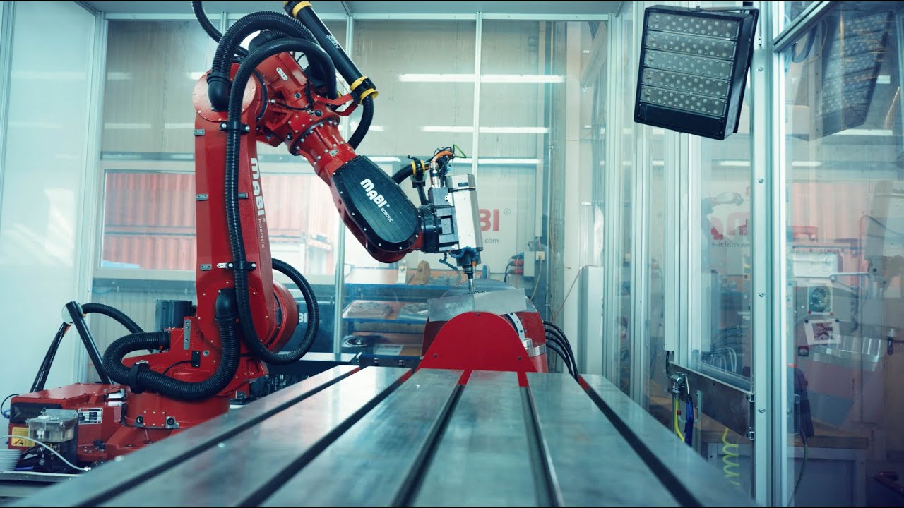 Watch the MAX-100 in Action: CNC Milling with Precision