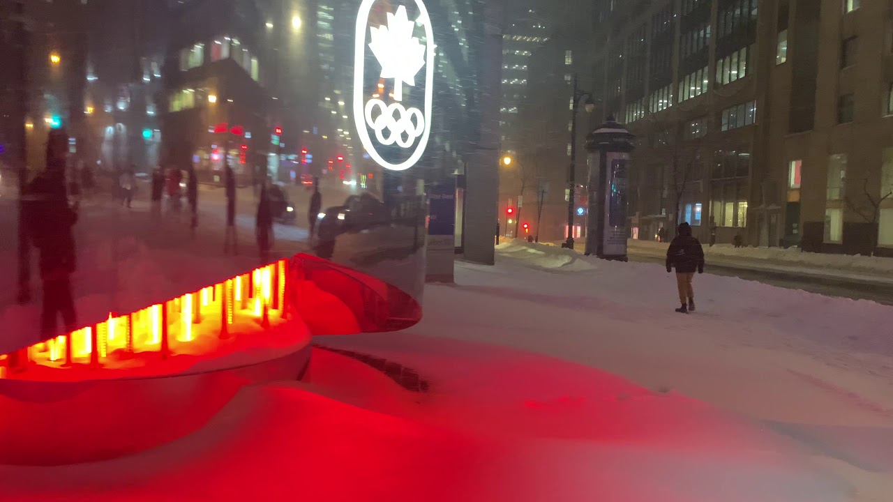DOWNTOWN MONTREAL NIGHT WALK || OLYMPIC EXPERIENCE: SNOW STORM DAY || Winter (2020)