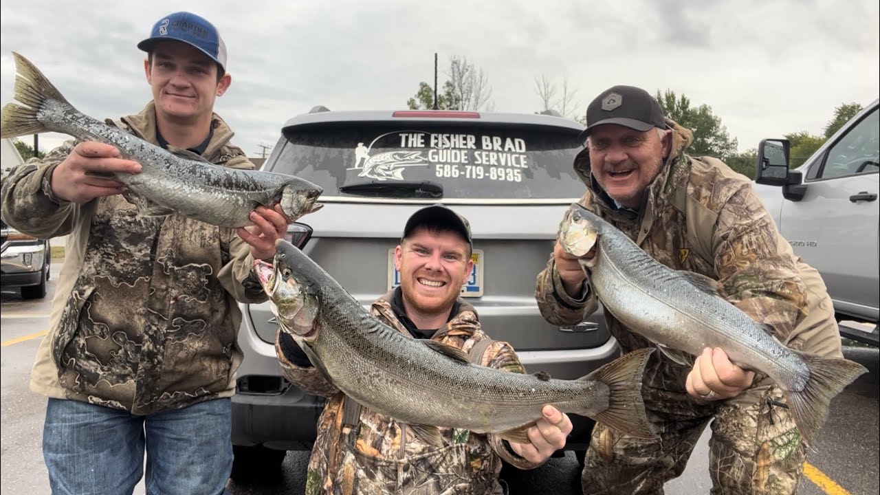 Fall Harbor Salmon Fishing For Hard To Bite Fish! Little Cleo Bite! River, Pier, Beach Fishing Tips!
