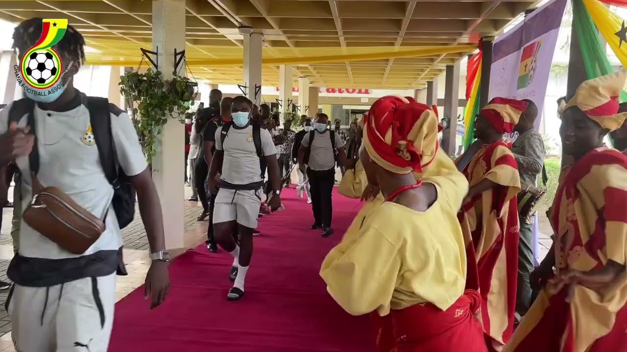 WATCH HOW THE BLACK STARS WERE WELCOMED INTO THEIR HOTEL IN ABUJA