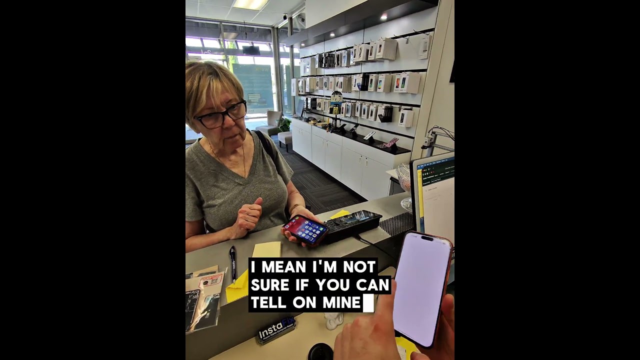 Она такая веселая покупательница 😂 #instafix #viral #shorts #customerservice #iphone11