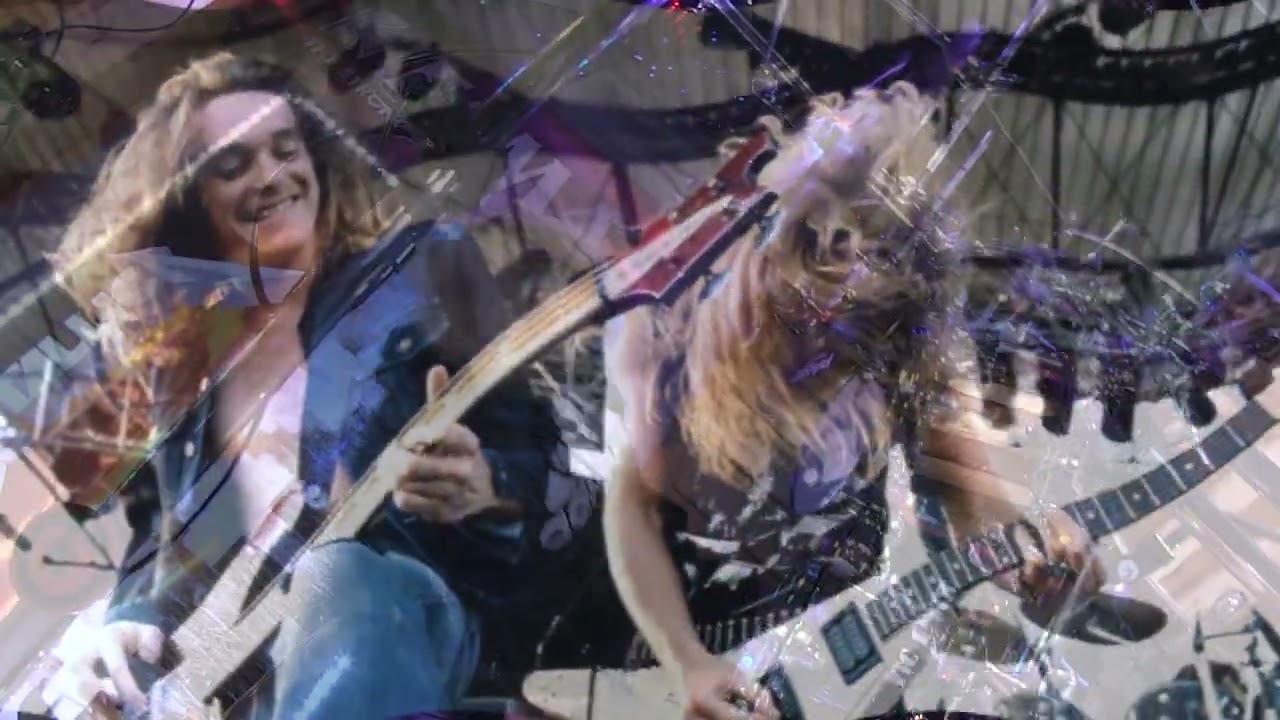 Slater plays Master Of Puppets filmed by NYC Metal Scene