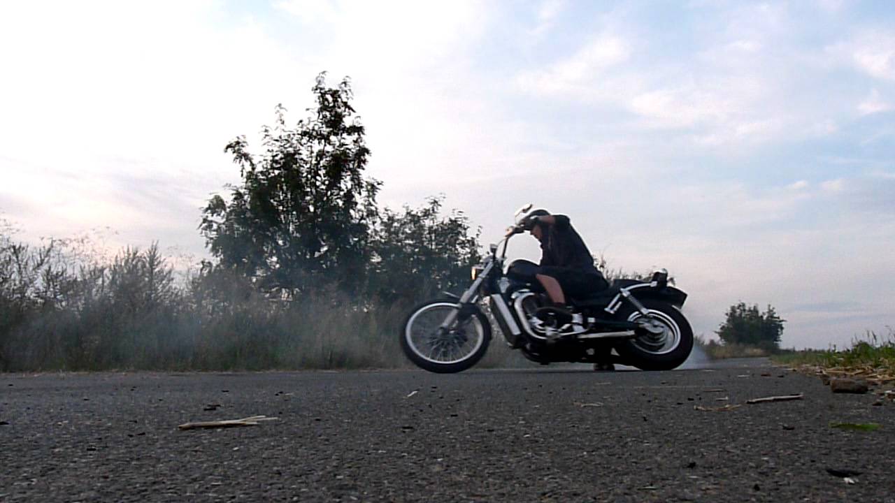 Kony Suzuki Intruder 800 drift