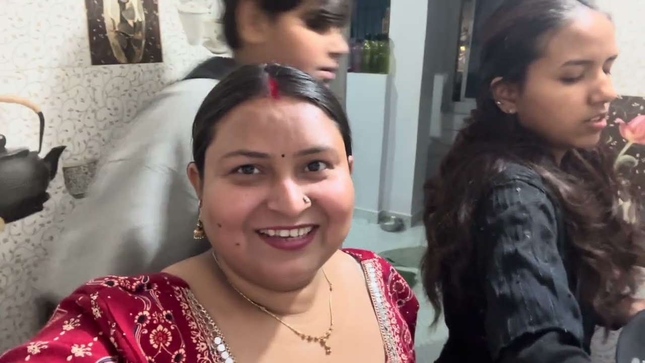 Husband ne Diya surprise 🤩🤩#like #minivlog ##vlog #follow #funny #food 
