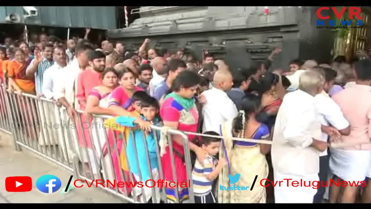 Devotees Rush At Tirumala Tirupati Temple | Heavy Queue For Darshan In Tirumala | CVR NEWS