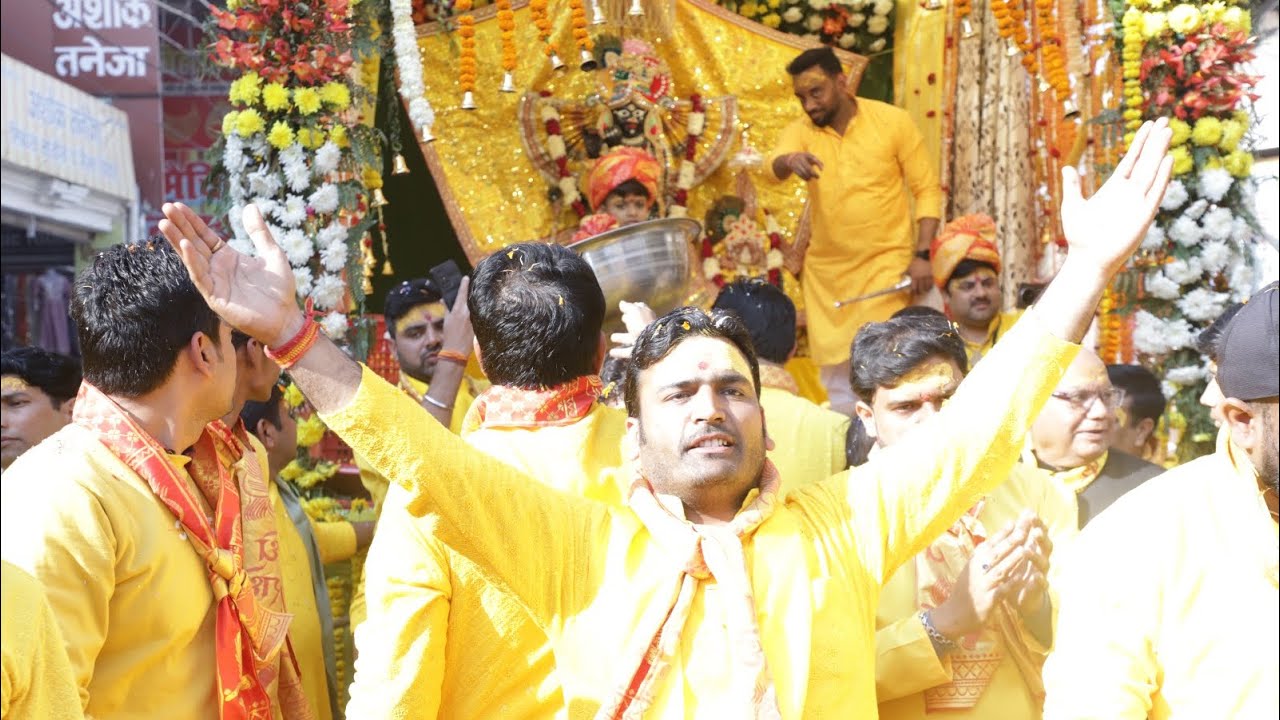 हाथ थाम कर रखना मेरे बाँके बिहारी , मुझे साबित करना है मैं जैसा हु आपका हु @MEROVRINDAVAN