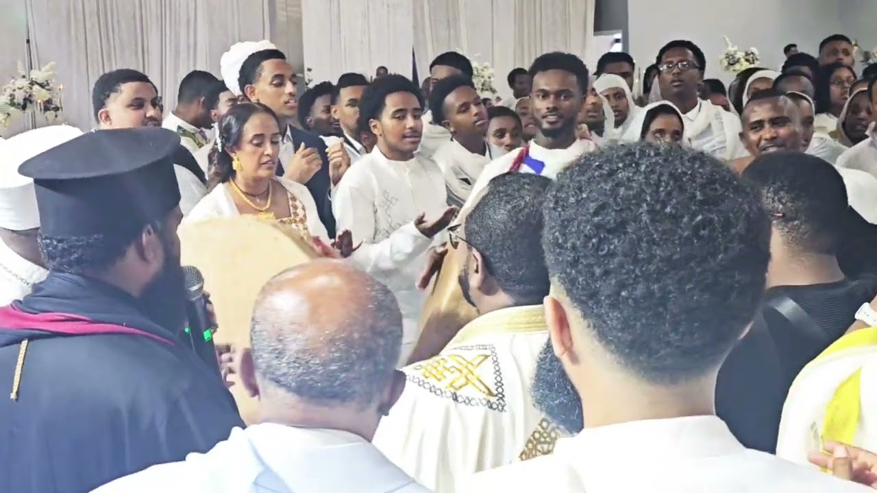 መጋቤ ምሥጢር አባ ቴዎድሮስ በዲያቆን ዶ/ር  አቤልና በዘማሪት ልድያ ሠርግ ላይ