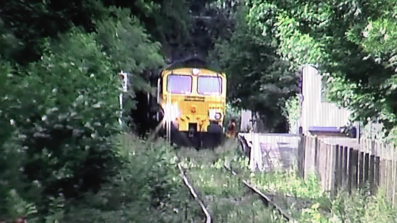 Rare footage of 66563 shunting at Moorswater & Liskeard Aug 2004