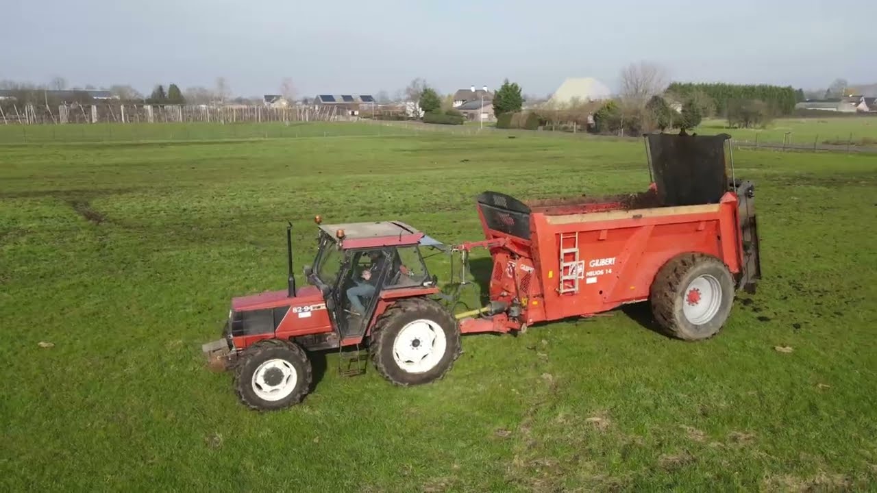 Spreading manure | Fiat 82-94 & Gilbert Helios 14 Spreader & Loading with a New Holland LM9.35