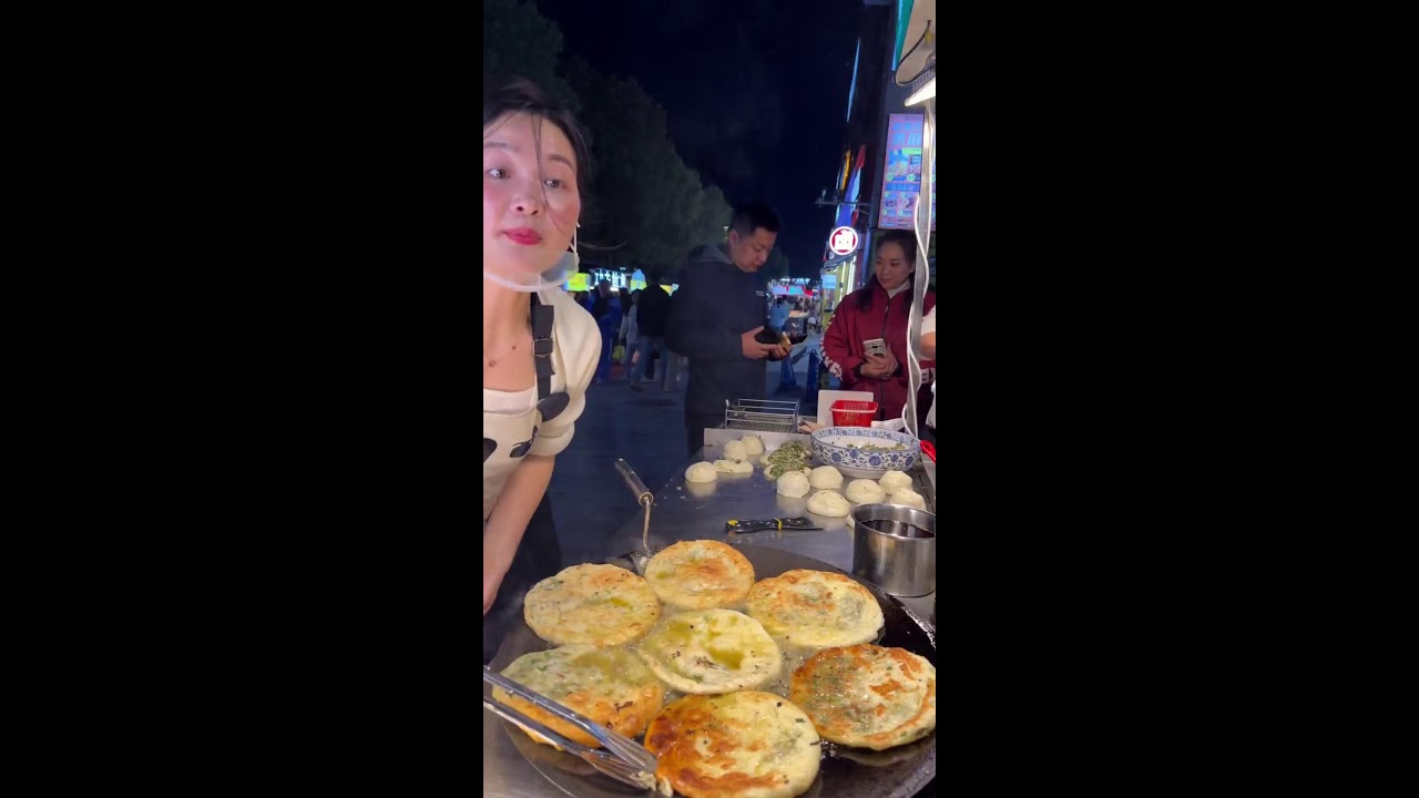 live broadcast中国街头美食🥢