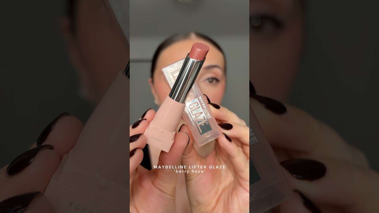 Maybelline lifter glaze lip oil &lsquo;berry haze&rsquo;✨ the prefect everyday drugstore nude lip combo!!