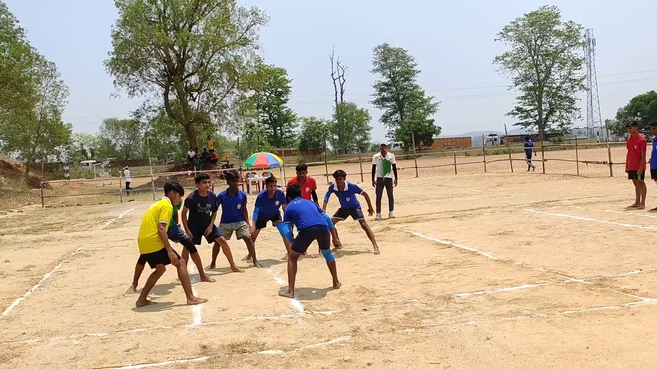 जवाहर नवोदय विद्यालय के बच्चे कबड्ड़ी खेलते हुए।