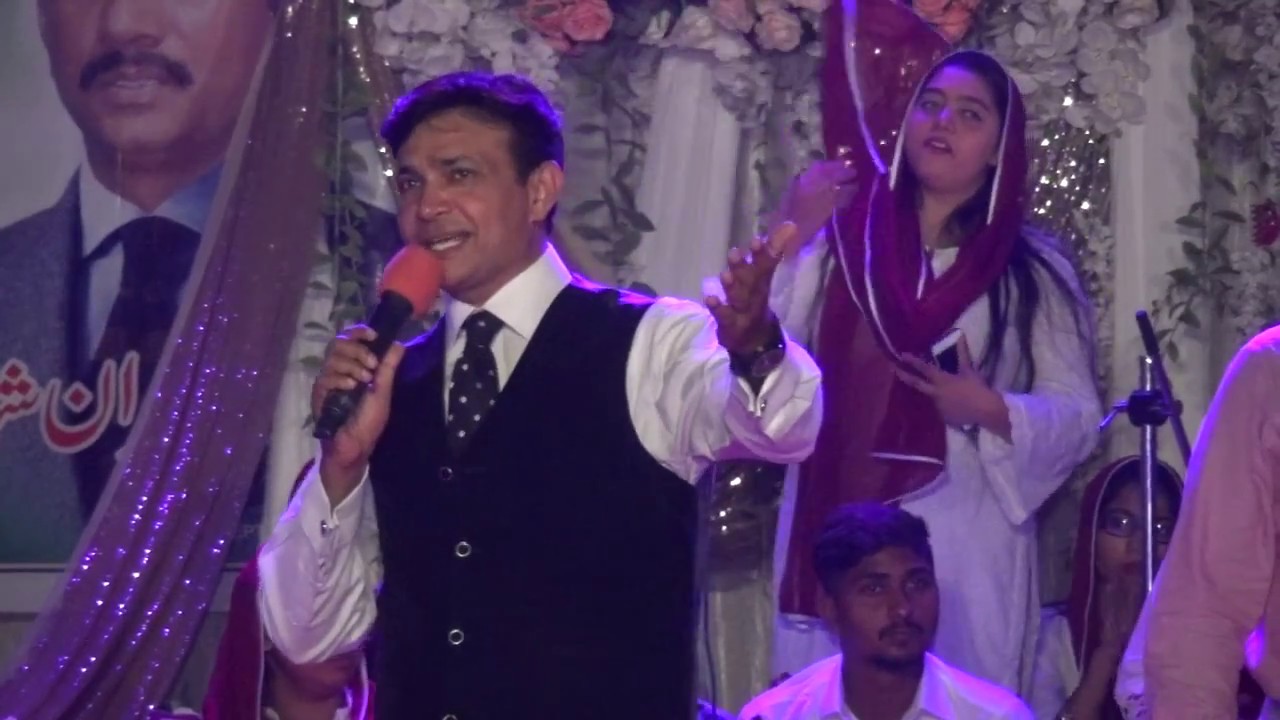 AG TV Convention 2017, Tehmina Tariq Worshiping (3)